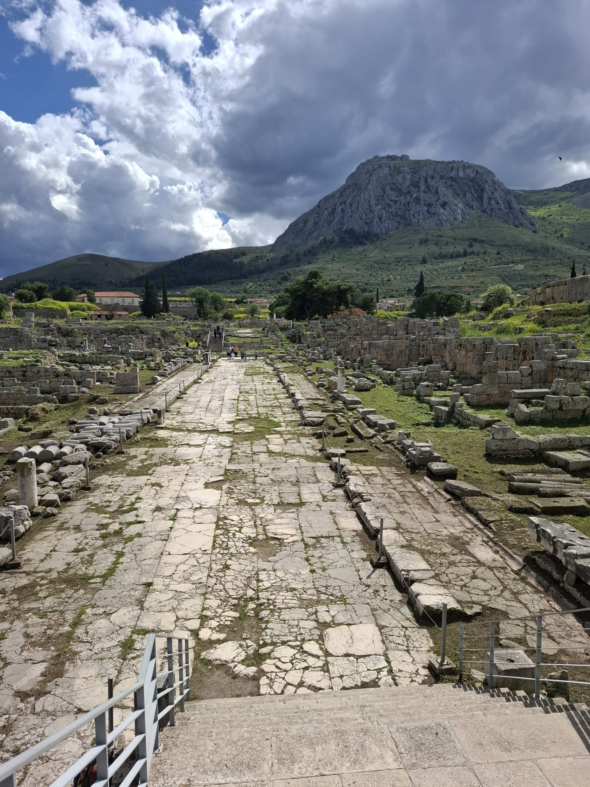 Lechaeum road